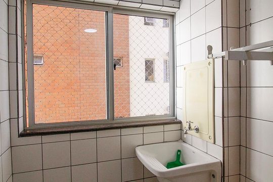 Área de Serviço de apartamento para alugar com 2 quartos, 57m² em Vila Ipojuca, São Paulo