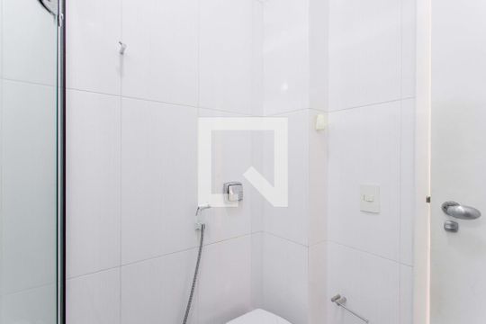 Banheiro Social de apartamento à venda com 3 quartos, 96m² em Copacabana, Rio de Janeiro