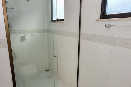 Banheiro Social 2 de casa de condomínio à venda com 5 quartos, 480m² em Anil, Rio de Janeiro