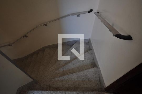Escada de apartamento à venda com 2 quartos, 70m² em Vila Guilherme, São Paulo