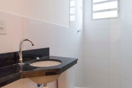 Banheiro de apartamento para alugar com 1 quarto, 30m² em Vila Barbosa, São Paulo