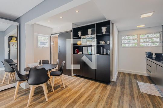 Cozinha de apartamento à venda com 1 quarto, 84m² em Cerqueira César, São Paulo