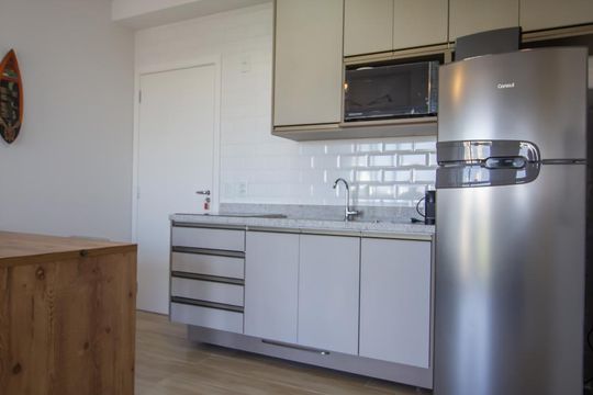 Cozinha de kitnet/studio para alugar com 1 quarto, 30m² em Sumarezinho, São Paulo