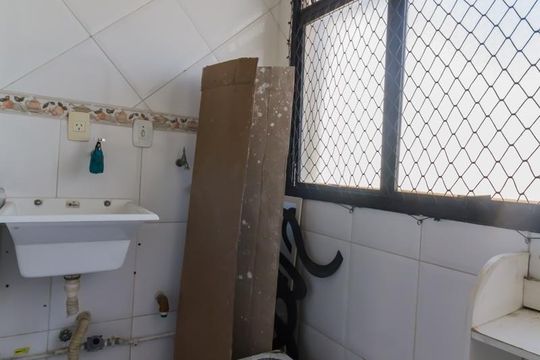 Área de serviço de apartamento para alugar com 2 quartos, 65m² em Vila Galvão, Guarulhos