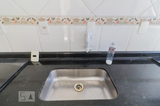 Pia da cozinha de apartamento para alugar com 2 quartos, 65m² em Vila Galvão, Guarulhos
