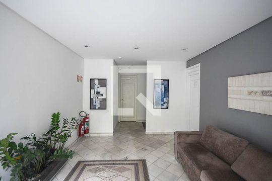 Hall social de apartamento para alugar com 2 quartos, 80m² em Vila Suzana, São Paulo