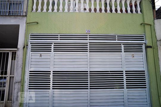 Fachada de casa para alugar com 2 quartos, 68m² em Vila Santo Estéfano, São Paulo