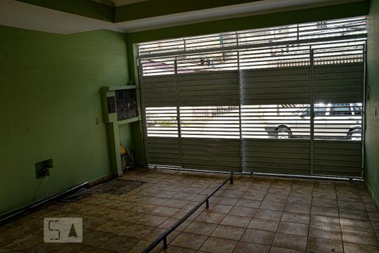 Garagem de casa para alugar com 2 quartos, 68m² em Vila Santo Estéfano, São Paulo
