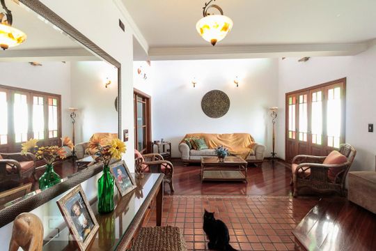 Casa à venda com 4 quartos, 400m² em Parque São Jorge, São Paulo