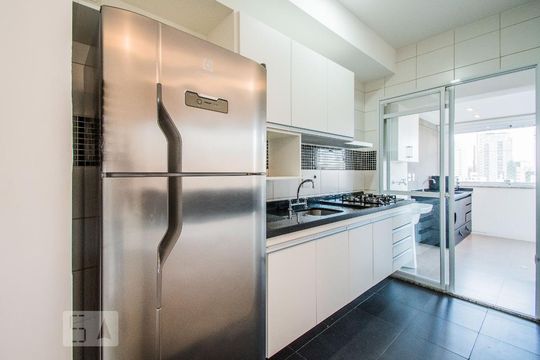 Cozinha de apartamento para alugar com 1 quarto, 52m² em Chácara Klabin, São Paulo