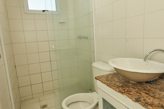 Banheiro  de apartamento para alugar com 2 quartos, 60m² em Taquara, Rio de Janeiro