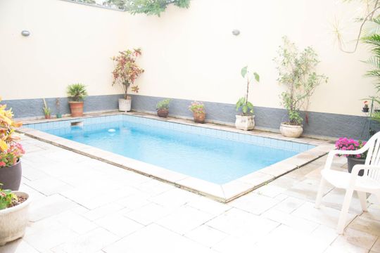 Piscina  de casa à venda com 4 quartos, 342m² em Água Fria, São Paulo
