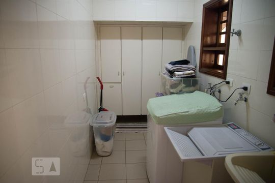 área de serviço de casa à venda com 4 quartos, 342m² em Água Fria, São Paulo