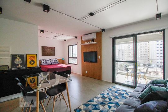 Kitnet/Studio para alugar com 1 quarto, 42m² em Vila Pompéia, São Paulo