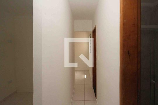 Corredor de casa de condomínio para alugar com 2 quartos, 32m² em Vila Bela, São Paulo