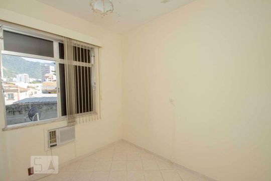 Quarto 1 de apartamento à venda com 1 quarto, 50m² em Tijuca, Rio de Janeiro