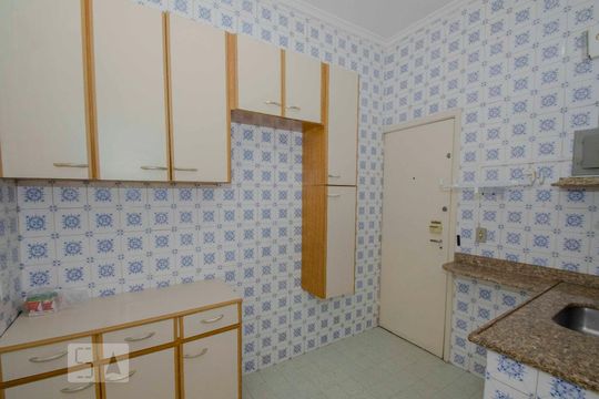 Cozinha de apartamento à venda com 1 quarto, 50m² em Tijuca, Rio de Janeiro