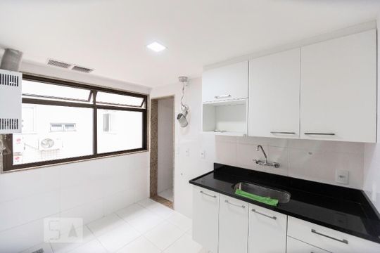 Cozinha de apartamento para alugar com 3 quartos, 105m² em Recreio dos Bandeirantes, Rio de Janeiro