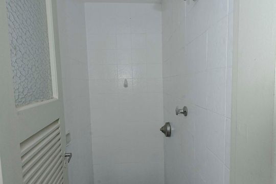 Banheiro de Serviço de apartamento à venda com 2 quartos, 70m² em Cidade Nova, Rio de Janeiro