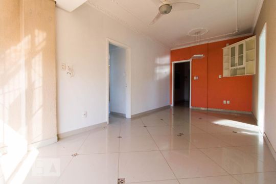 Sala de apartamento à venda com 3 quartos, 76m² em Menino Deus, Porto Alegre