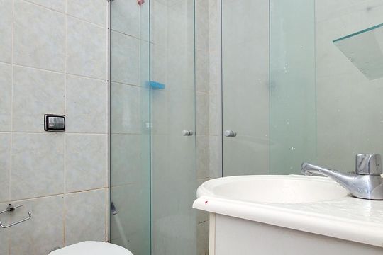 Banheiro. de apartamento à venda com 1 quarto, 45m² em Copacabana, Rio de Janeiro