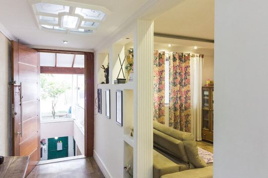 Hall de casa à venda com 3 quartos, 350m² em Vila Guaca, São Paulo
