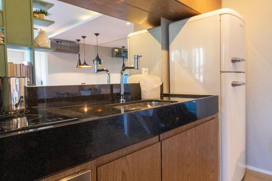 Cozinha de apartamento à venda com 1 quarto, 55m² em Cidade Monções, São Paulo