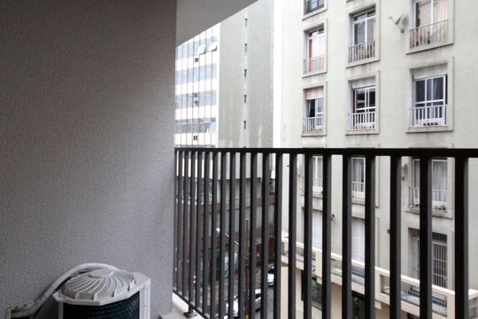 Varanda de kitnet/studio para alugar com 1 quarto, 23m² em Santa Efigênia, São Paulo