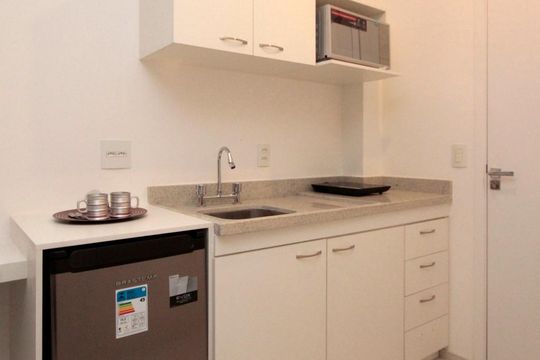 Cozinha de kitnet/studio para alugar com 1 quarto, 23m² em Santa Efigênia, São Paulo