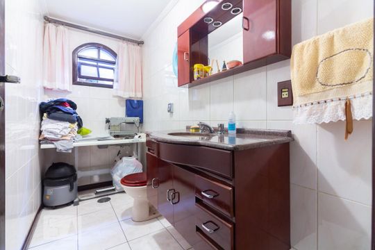 Lavabo de casa para alugar com 3 quartos, 186m² em Jardim Peri, Osasco