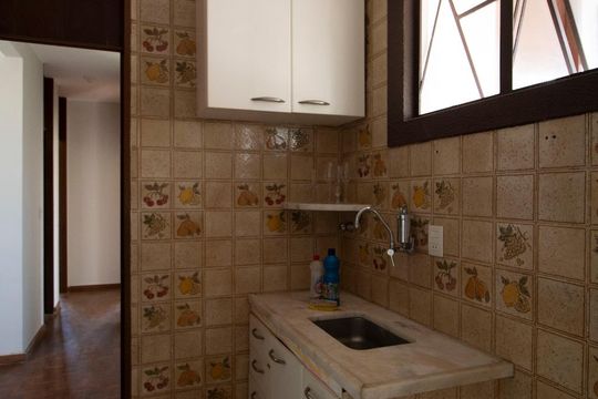 Cozinha de apartamento para alugar com 3 quartos, 90m² em Santa Efigênia, Belo Horizonte