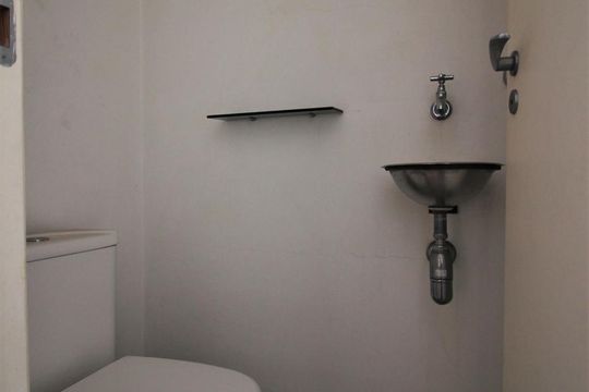 Lavabo de apartamento para alugar com 1 quarto, 70m² em Jardim Fonte do Morumbi, São Paulo