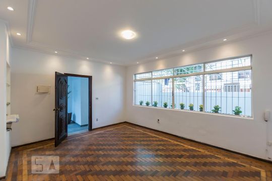 Casa para alugar com 3 quartos, 250m² em Bosque da Saúde, São Paulo