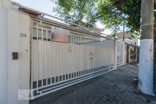 Fachada de casa para alugar com 3 quartos, 250m² em Bosque da Saúde, São Paulo