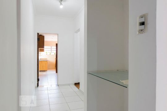 Corredor de casa para alugar com 3 quartos, 250m² em Bosque da Saúde, São Paulo