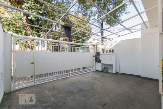 Garagem de casa para alugar com 3 quartos, 250m² em Bosque da Saúde, São Paulo