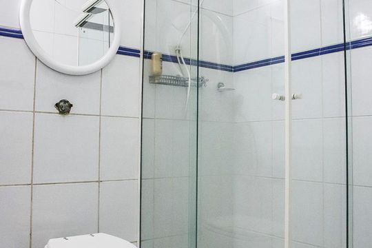 Banheiro de apartamento à venda com 2 quartos, 83m² em Consolação, São Paulo