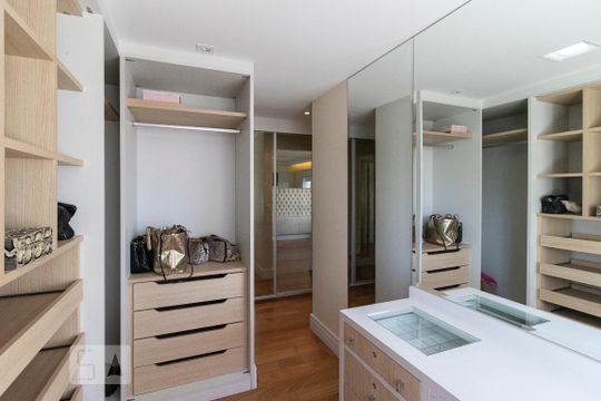 Closet Suíte 2 de apartamento à venda com 2 quartos, 128m² em Vila Cruzeiro, São Paulo