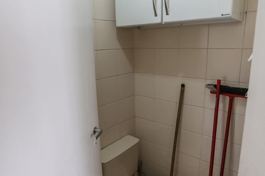 Banheiro de Serviço de apartamento à venda com 3 quartos, 100m² em Vila Clementino, São Paulo