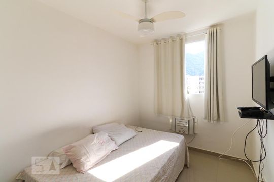 Quarto 2 de apartamento à venda com 3 quartos, 55m² em Vargem Pequena, Rio de Janeiro