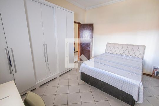 Quarto  de casa à venda com 3 quartos, 460m² em Candelária, Belo Horizonte
