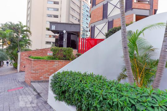 Fachada de apartamento para alugar com 1 quarto, 70m² em Pinheiros, São Paulo