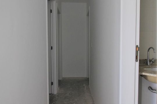 Corredor de apartamento para alugar com 3 quartos, 67m² em Vila Andrade, São Paulo