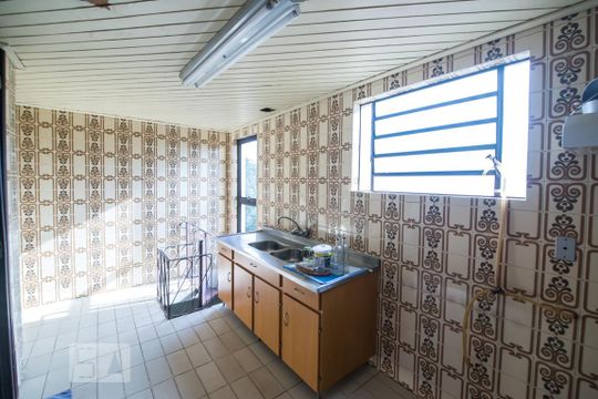 Cozinha de casa à venda com 4 quartos, 300m² em Guarani, Novo Hamburgo