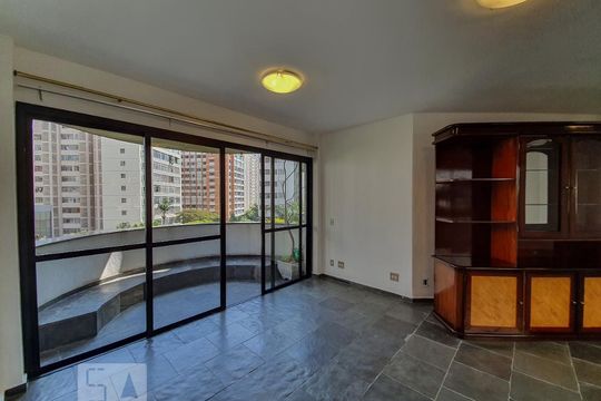 Sala de apartamento para alugar com 3 quartos, 142m² em Pacaembu, São Paulo