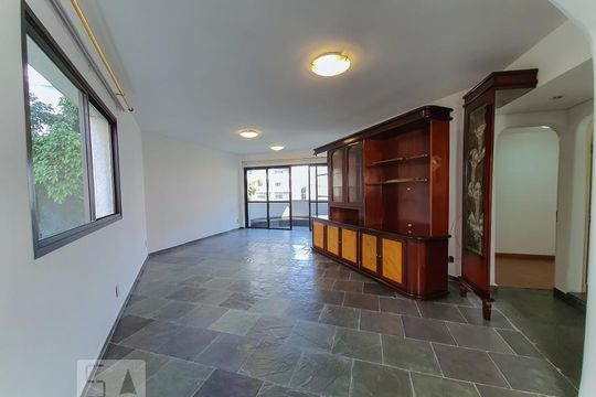 Apartamento para alugar com 3 quartos, 142m² em Pacaembu, São Paulo
