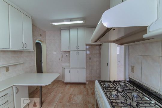Cozinha - Armários de apartamento para alugar com 3 quartos, 142m² em Pacaembu, São Paulo