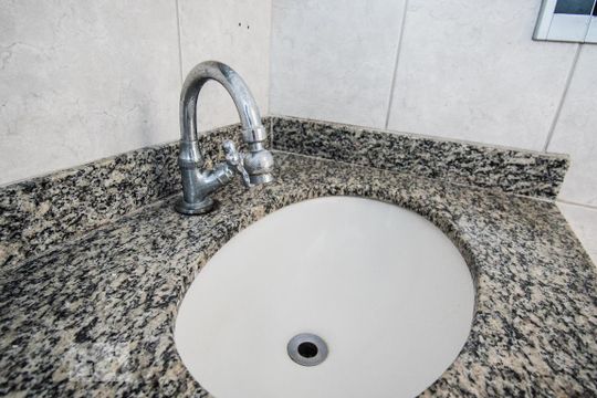 Banheiro de apartamento à venda com 2 quartos, 49m² em Vila Santa Teresa (zona Sul), São Paulo