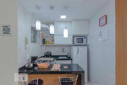 Cozinha de apartamento para alugar com 1 quarto, 40m² em Tijuca, Rio de Janeiro