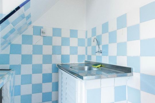 Cozinha de apartamento para alugar com 1 quarto, 55m² em Passo da Areia, Porto Alegre